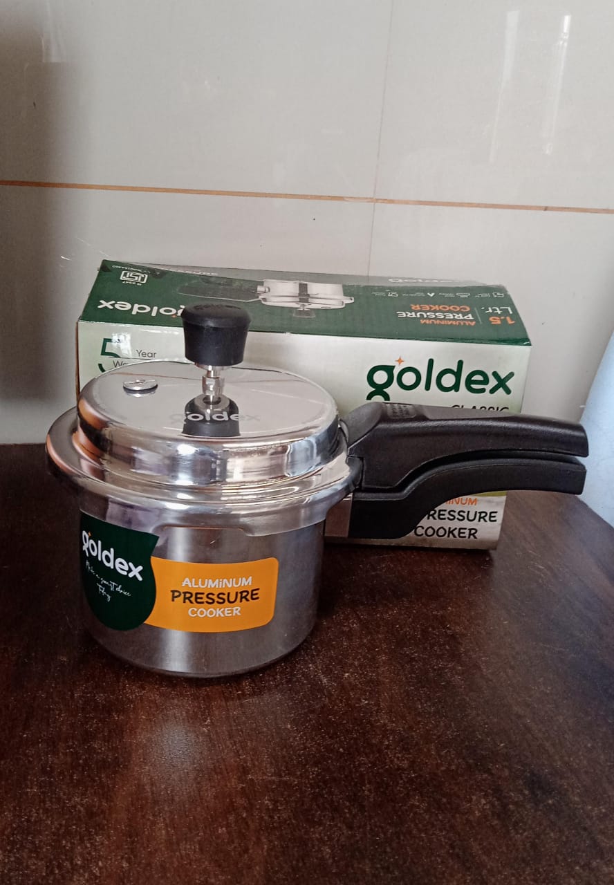 Aluminium Classic Goldex Pressure Cookers With Outer Lid (1.5 Litres / 5-Year warranty, ISI Number :- 2347, BIS Number :- CM/L -7600164310