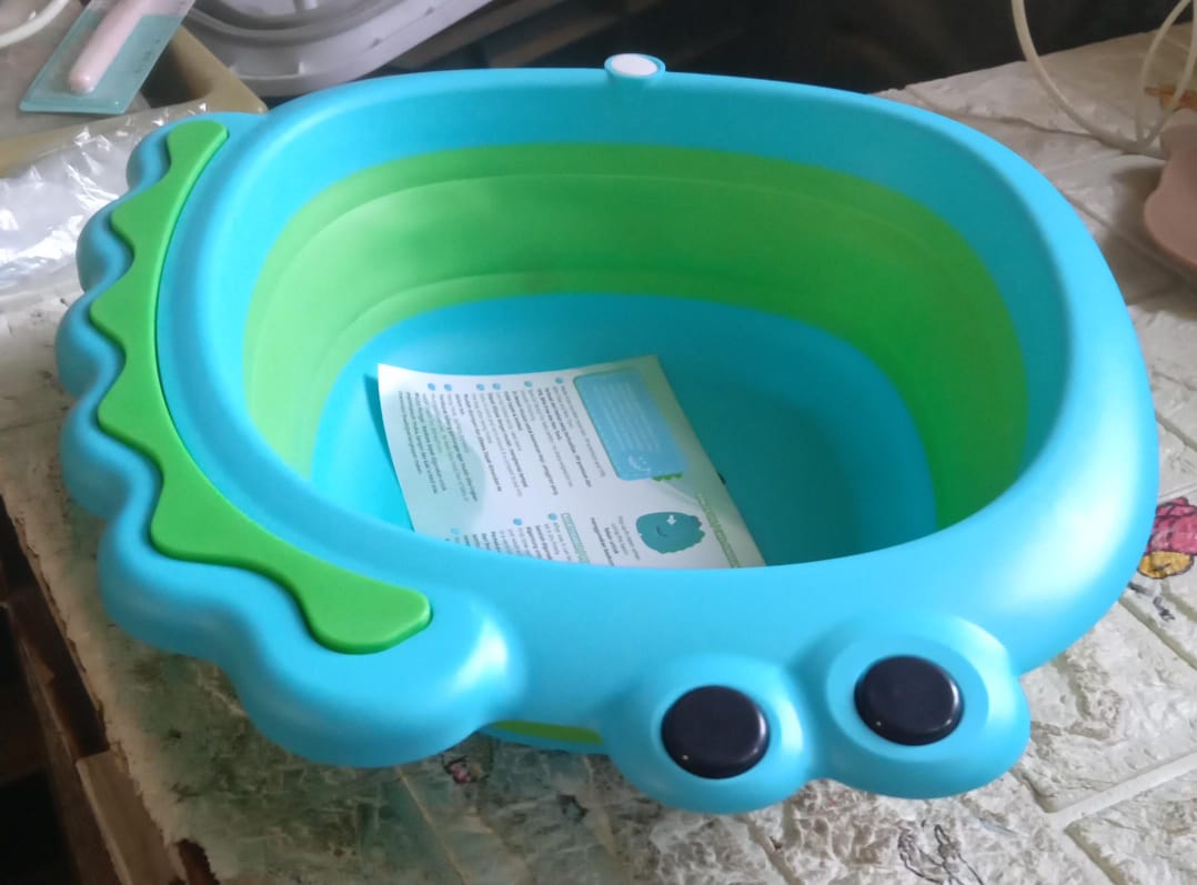 Frog Shape Foldable Baby Wash Basin, Space-Saving Lightweight Face Washing Tub (33×31cm / 1 Pc)